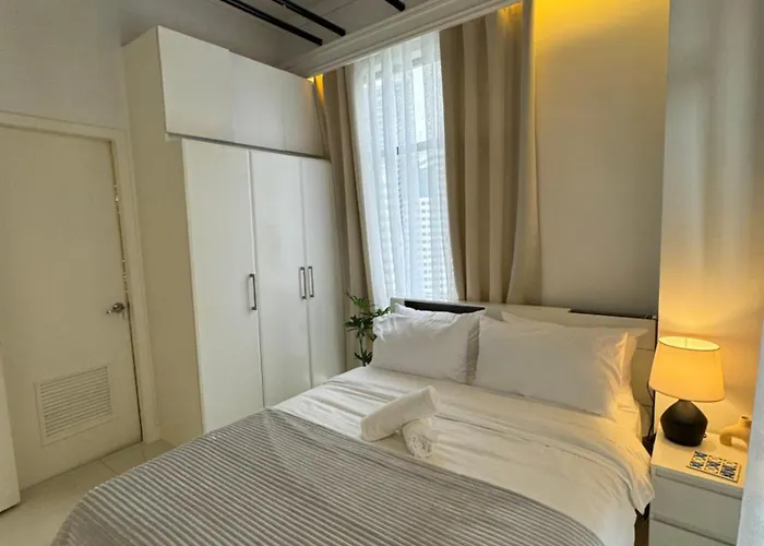 Minimalist Luxury Spacious 1 Bedroom In Burgos Circle Manila