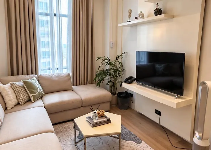 Apartamento Minimalist Luxury Spacious 1 Bedroom In Burgos Circle